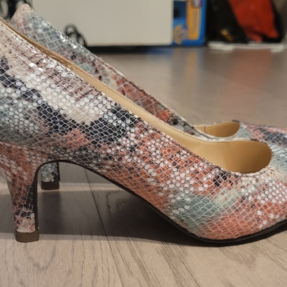 Karen Scott Shoe - Picture 3 of 5